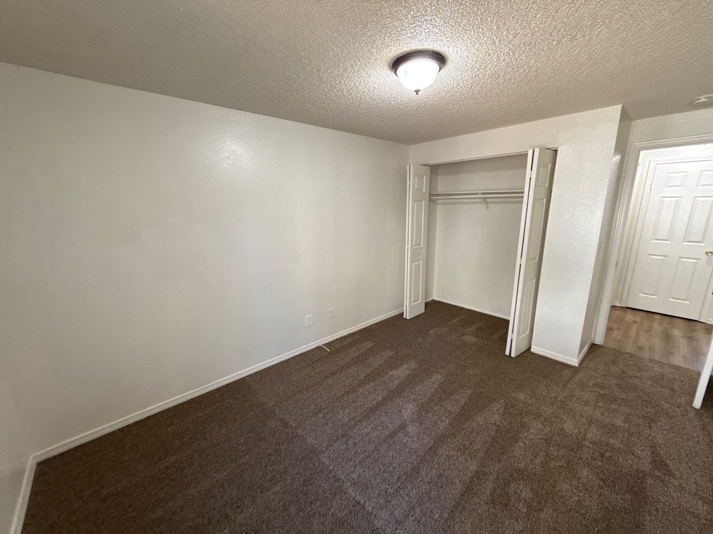 $1,025 First 3 Months, S Salem, 1 Bed, 1 Bath, 1st Floor Apartment, Laundry On Site, AVAILABLE NOW! property image