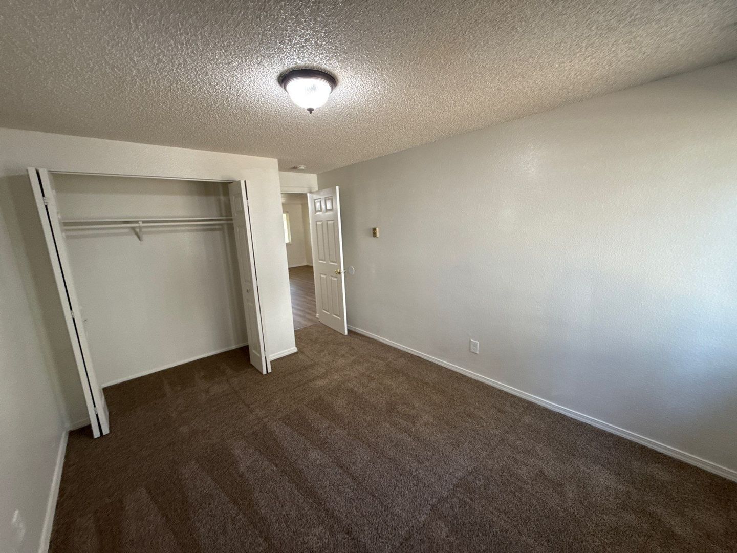 $1,025 First 3 Months, S Salem, 1 Bed, 1 Bath, 1st Floor Apartment, Laundry On Site, AVAILABLE NOW! property image