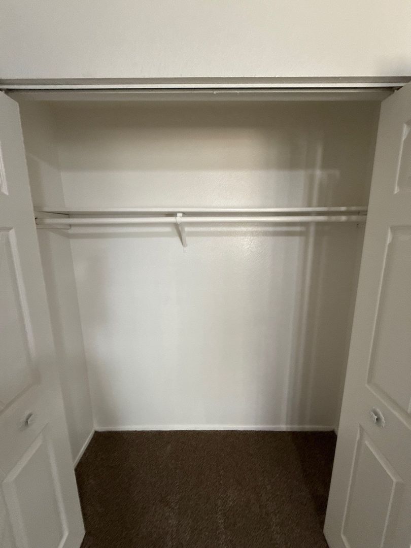 $1,025 First 3 Months, S Salem, 1 Bed, 1 Bath, 1st Floor Apartment, Laundry On Site, AVAILABLE NOW! property image