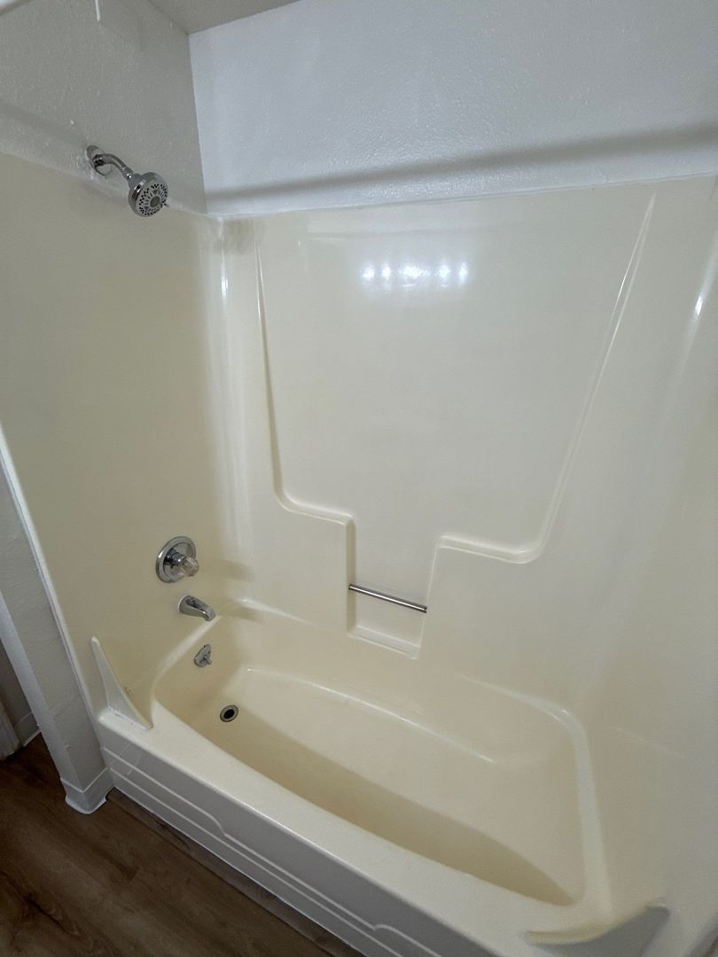 $1,025 First 3 Months, S Salem, 1 Bed, 1 Bath, 1st Floor Apartment, Laundry On Site, AVAILABLE NOW! property image