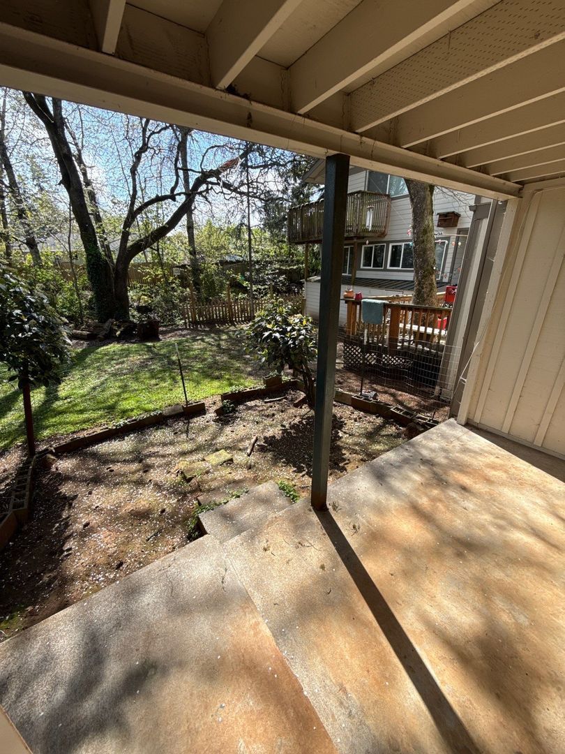 $1,025 First 3 Months, S Salem, 1 Bed, 1 Bath, 1st Floor Apartment, Laundry On Site, AVAILABLE NOW! property image