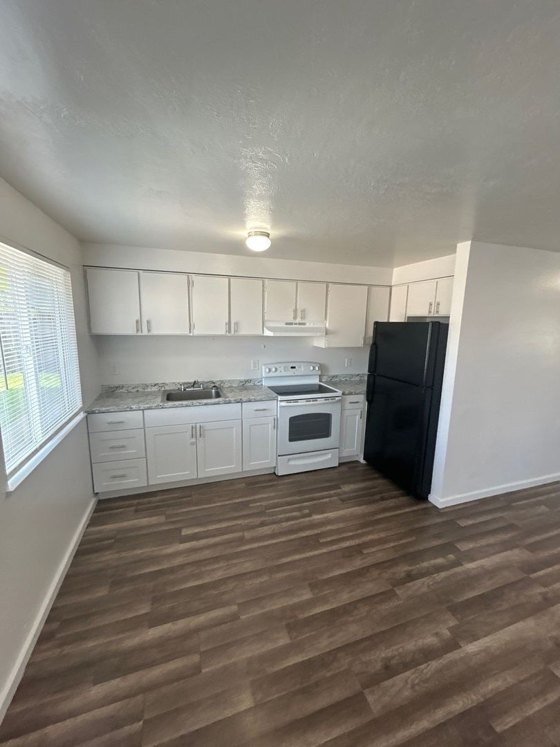 Albany, 2 Bed 1 Bath Apartment, W/S Paid, AVAILABLE NOW! property image