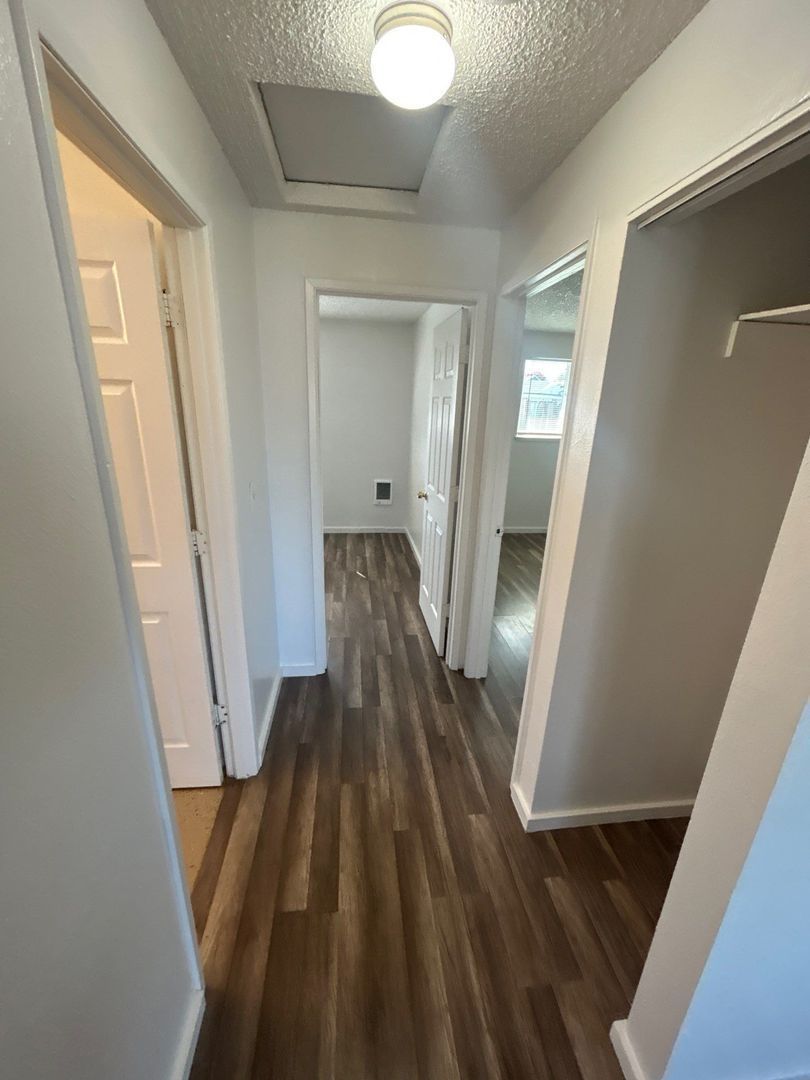 Albany, 2 Bed 1 Bath Apartment, W/S Paid, AVAILABLE NOW! property image