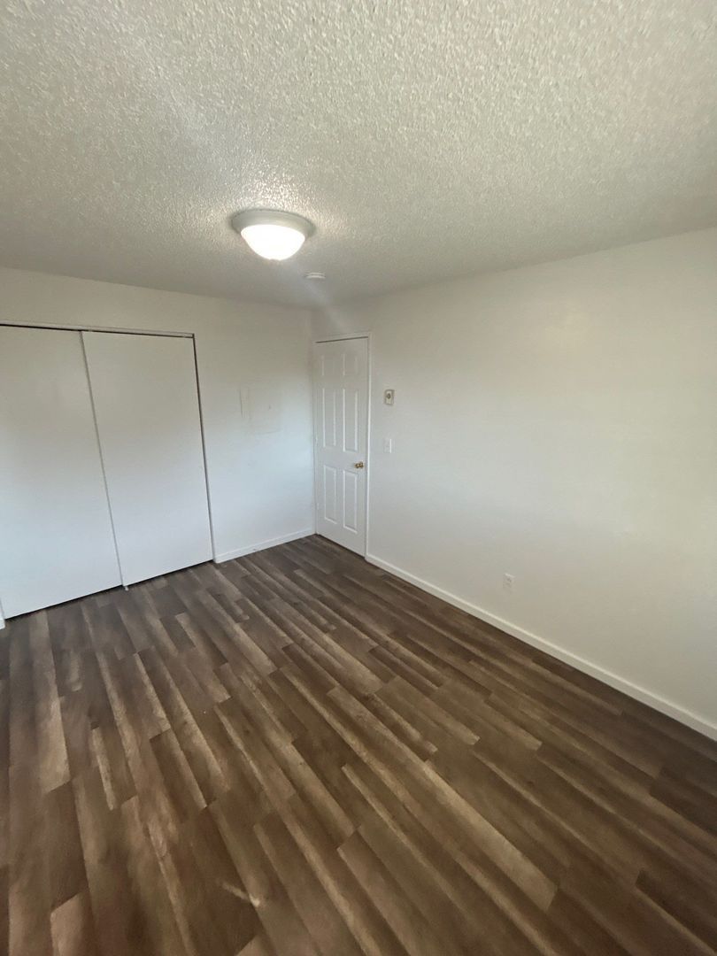 Albany, 2 Bed 1 Bath Apartment, W/S Paid, AVAILABLE NOW! property image