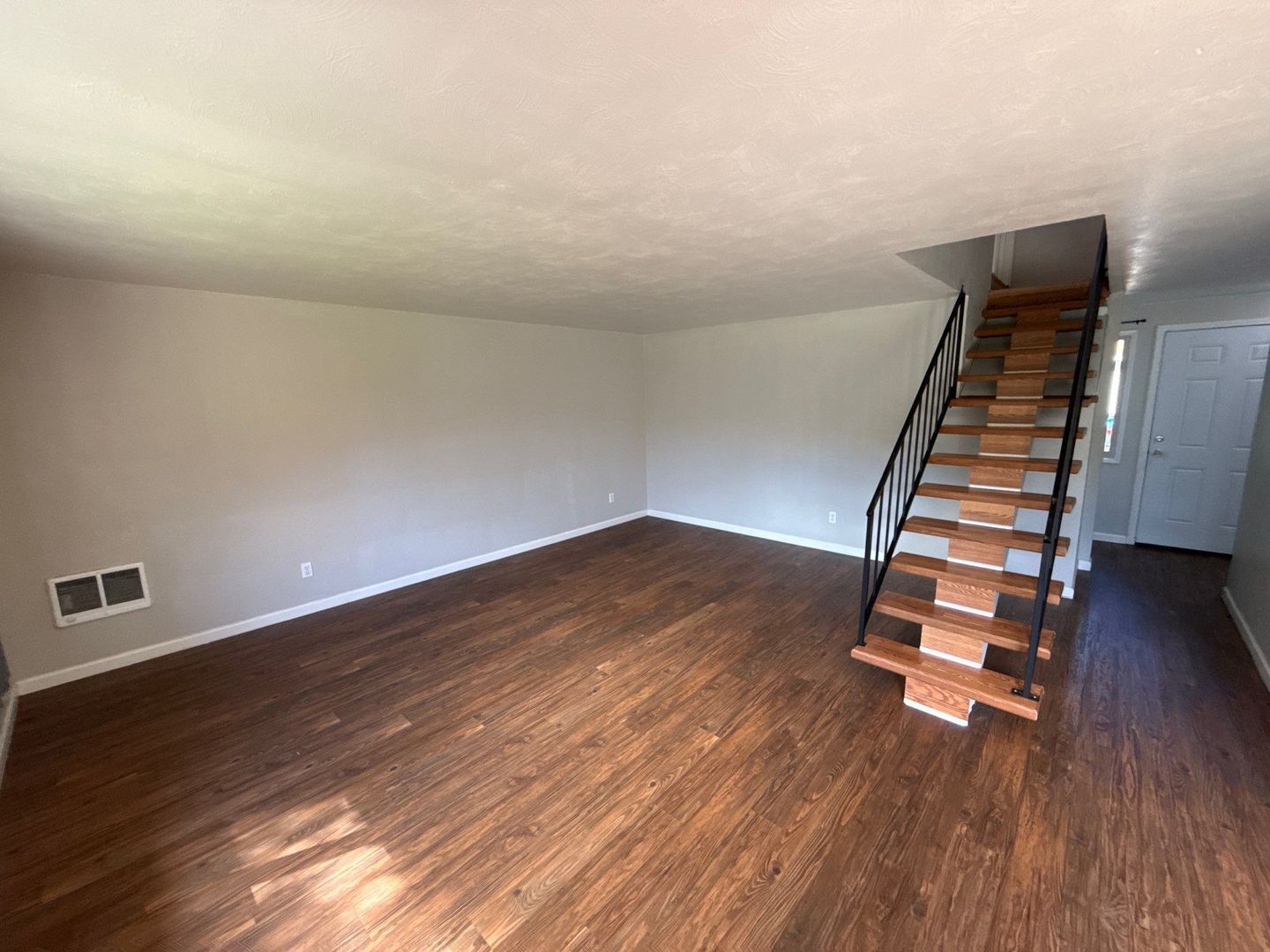 SE Salem, 3 Bedroom , 1 Bath, Half-Duplex, Solar Panels, COMING SOON! property image