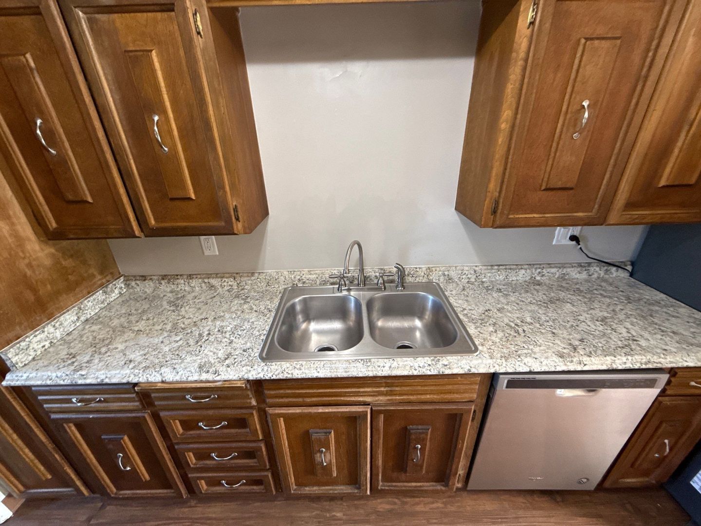 SE Salem, 3 Bedroom , 1 Bath, Half-Duplex, Solar Panels, COMING SOON! property image