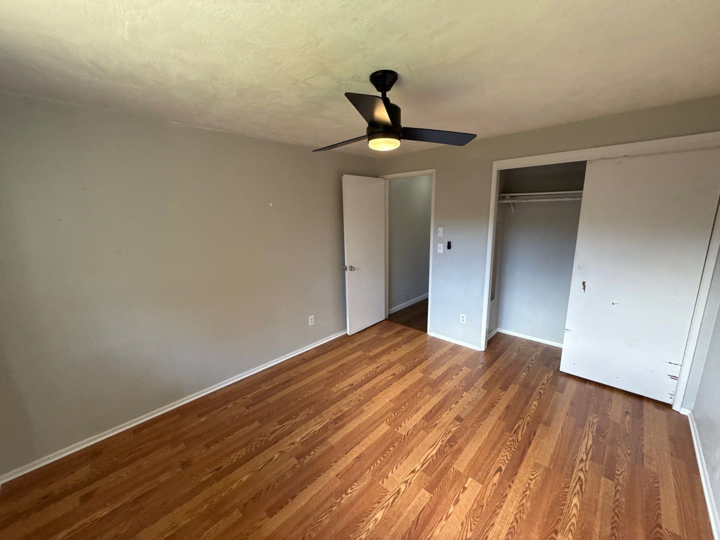 SE Salem, 3 Bedroom , 1 Bath, Half-Duplex, Solar Panels, COMING SOON! property image