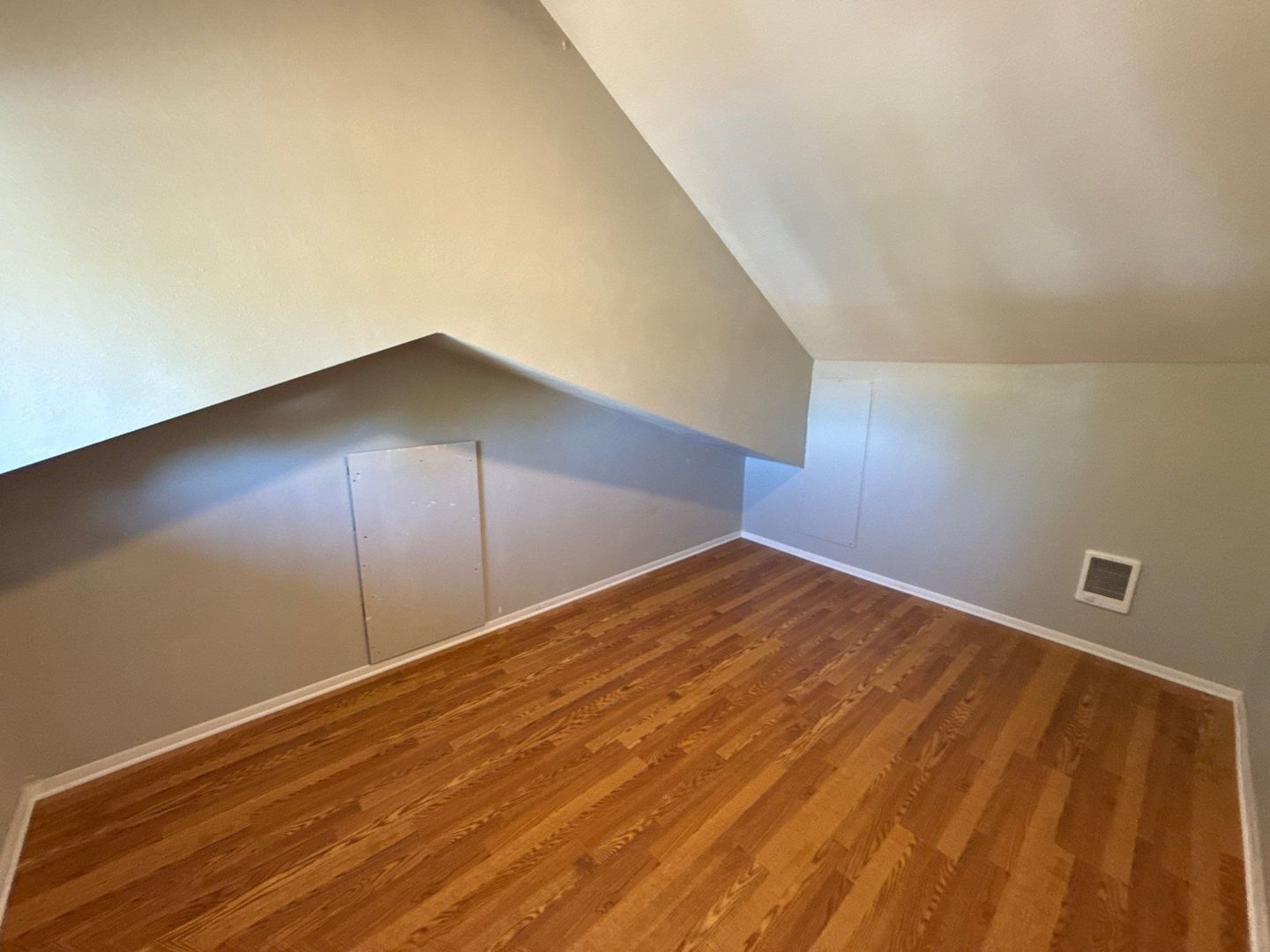 SE Salem, 3 Bedroom , 1 Bath, Half-Duplex, Solar Panels, COMING SOON! property image