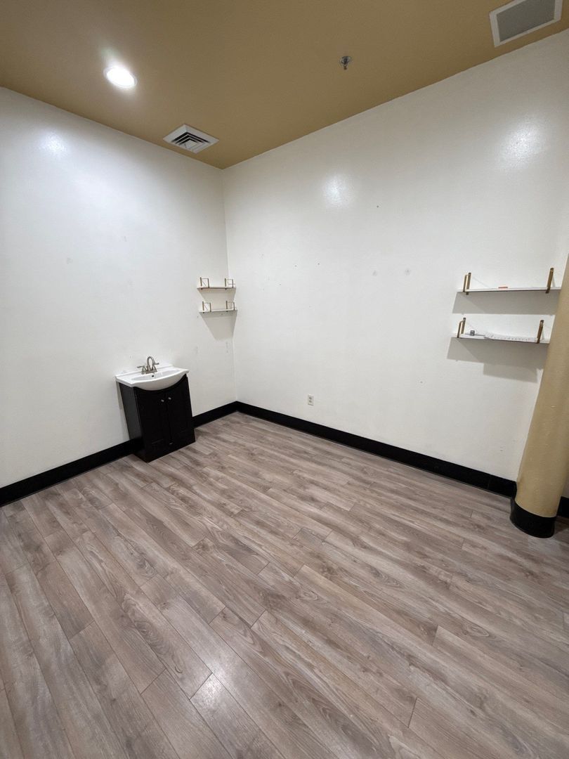 Office Space for Rent, Lease Terms Negotiable, AVAILABLE NOW! property image