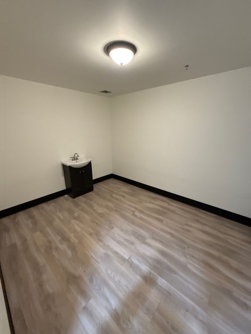 Office Space for Rent, Lease Terms Negotiable, AVAILABLE NOW! property image