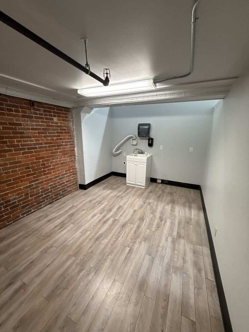 Office Space for Rent, Lease Terms Negotiable, AVAILABLE NOW! property image