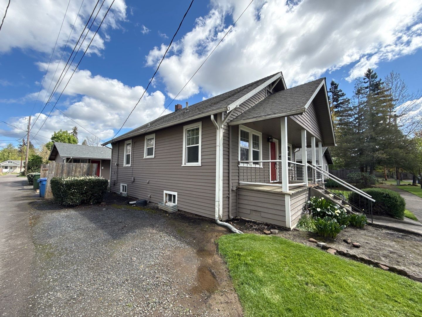 NE Salem 2 Beds, 1 Bath, 1 Story Single Family Home, AVAILABLE NOW! property image