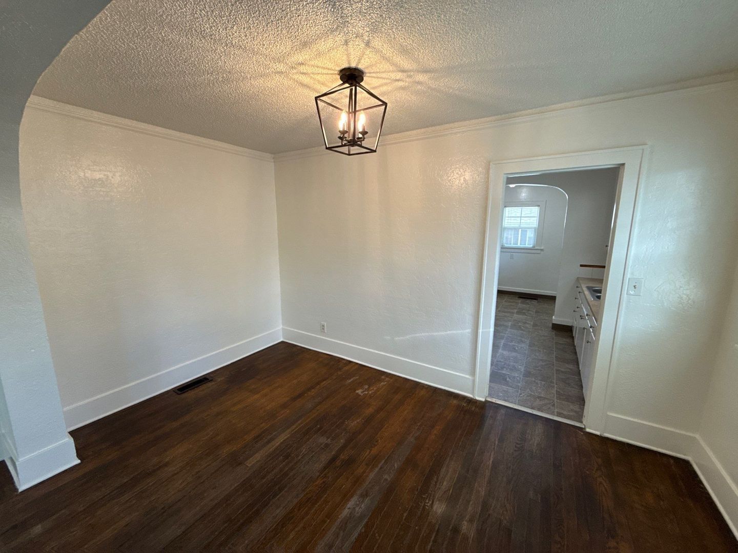 NE Salem 2 Beds, 1 Bath, 1 Story Single Family Home, AVAILABLE NOW! property image