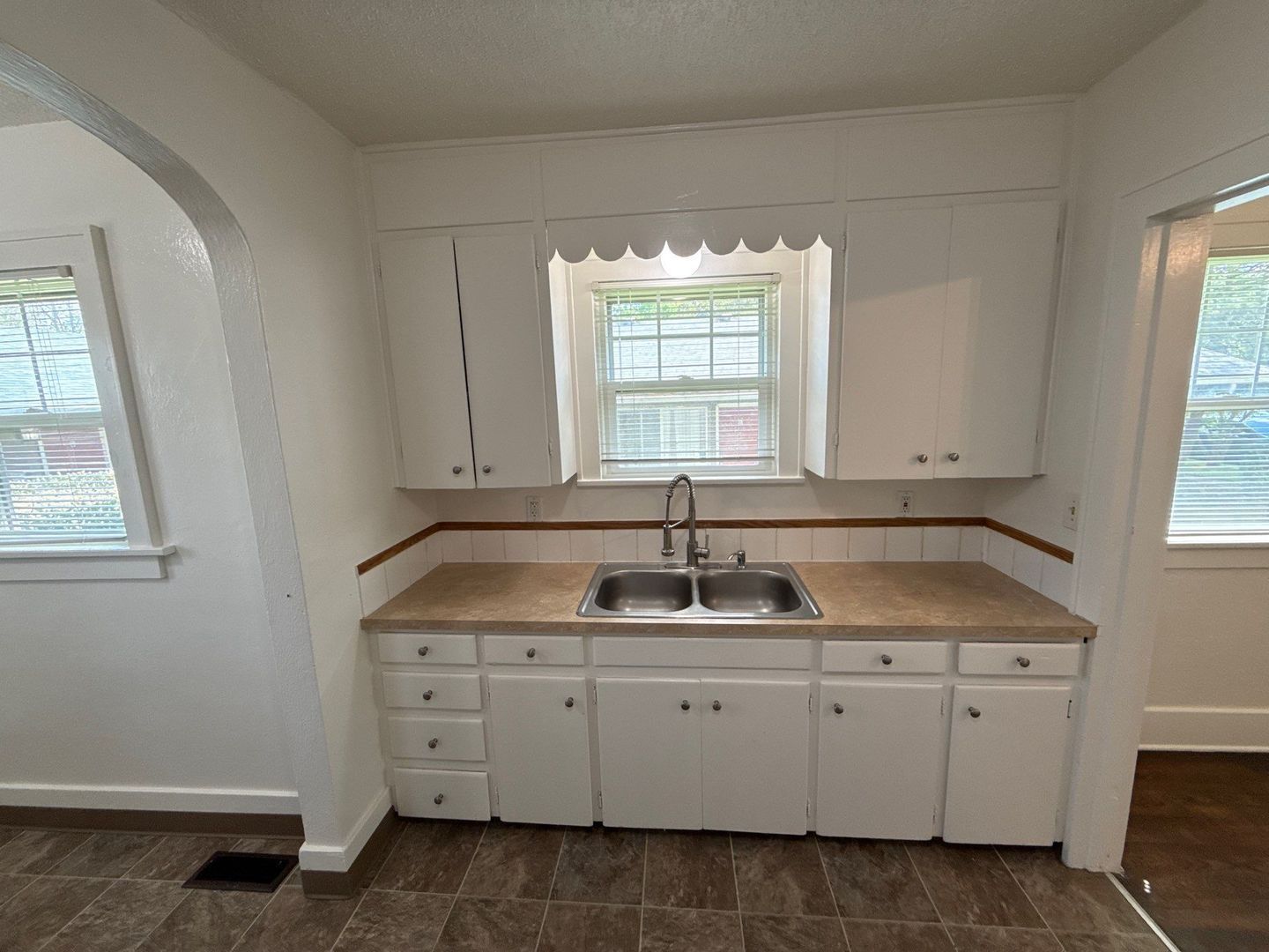 NE Salem 2 Beds, 1 Bath, 1 Story Single Family Home, AVAILABLE NOW! property image