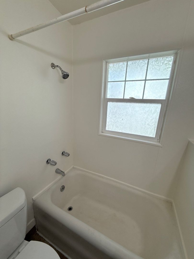 NE Salem 2 Beds, 1 Bath, 1 Story Single Family Home, AVAILABLE NOW! property image