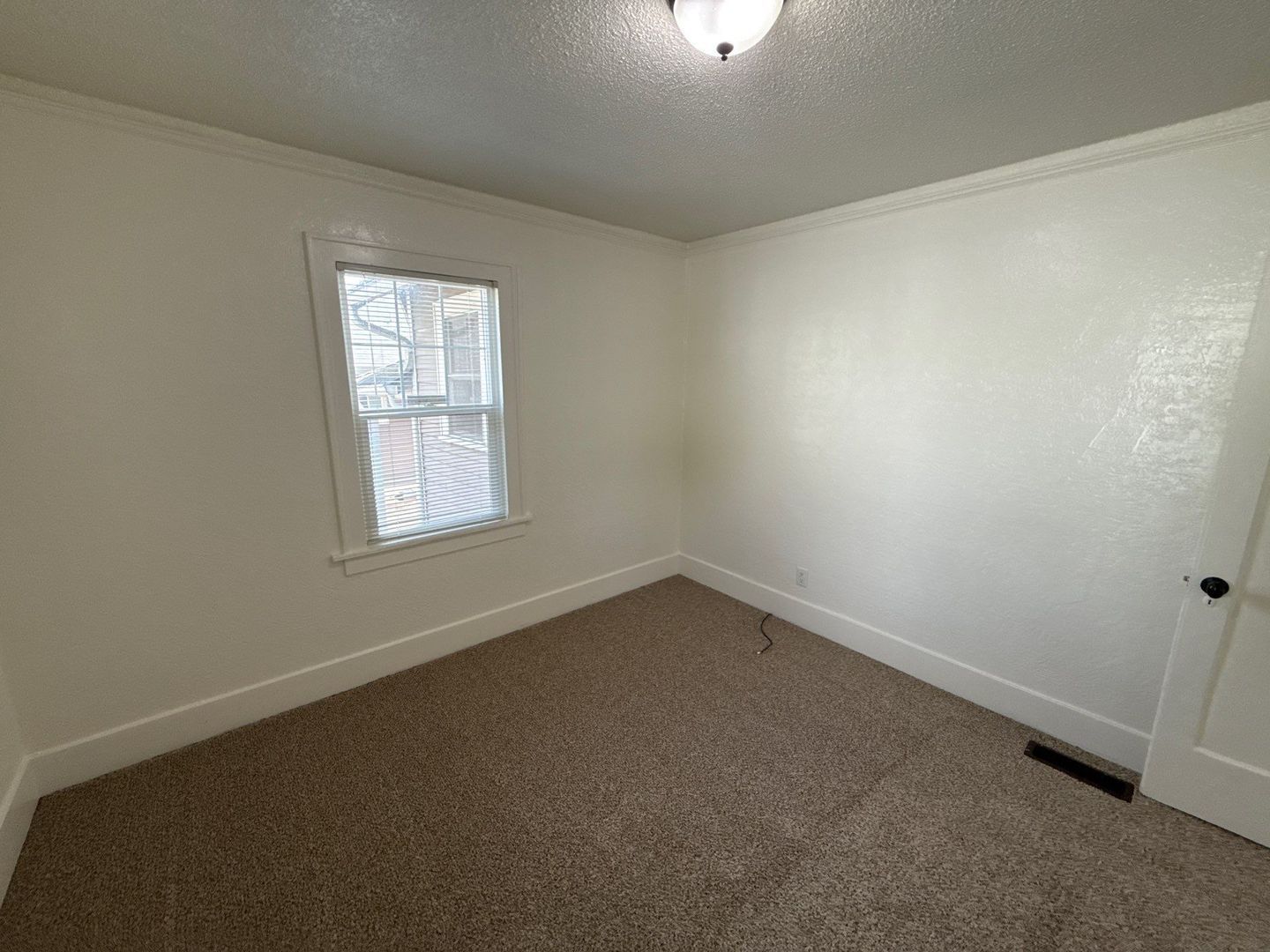 NE Salem 2 Beds, 1 Bath, 1 Story Single Family Home, AVAILABLE NOW! property image