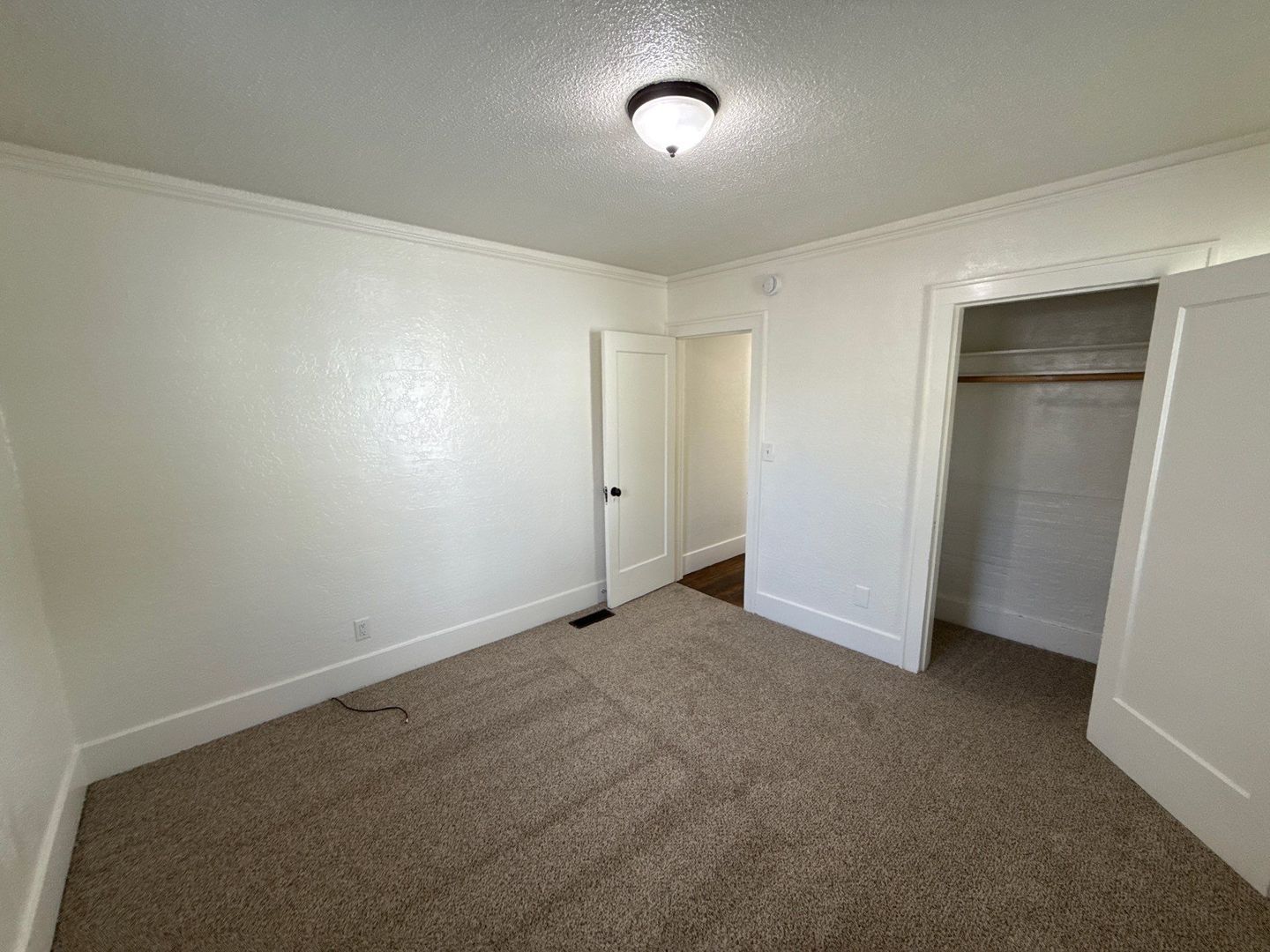 NE Salem 2 Beds, 1 Bath, 1 Story Single Family Home, AVAILABLE NOW! property image