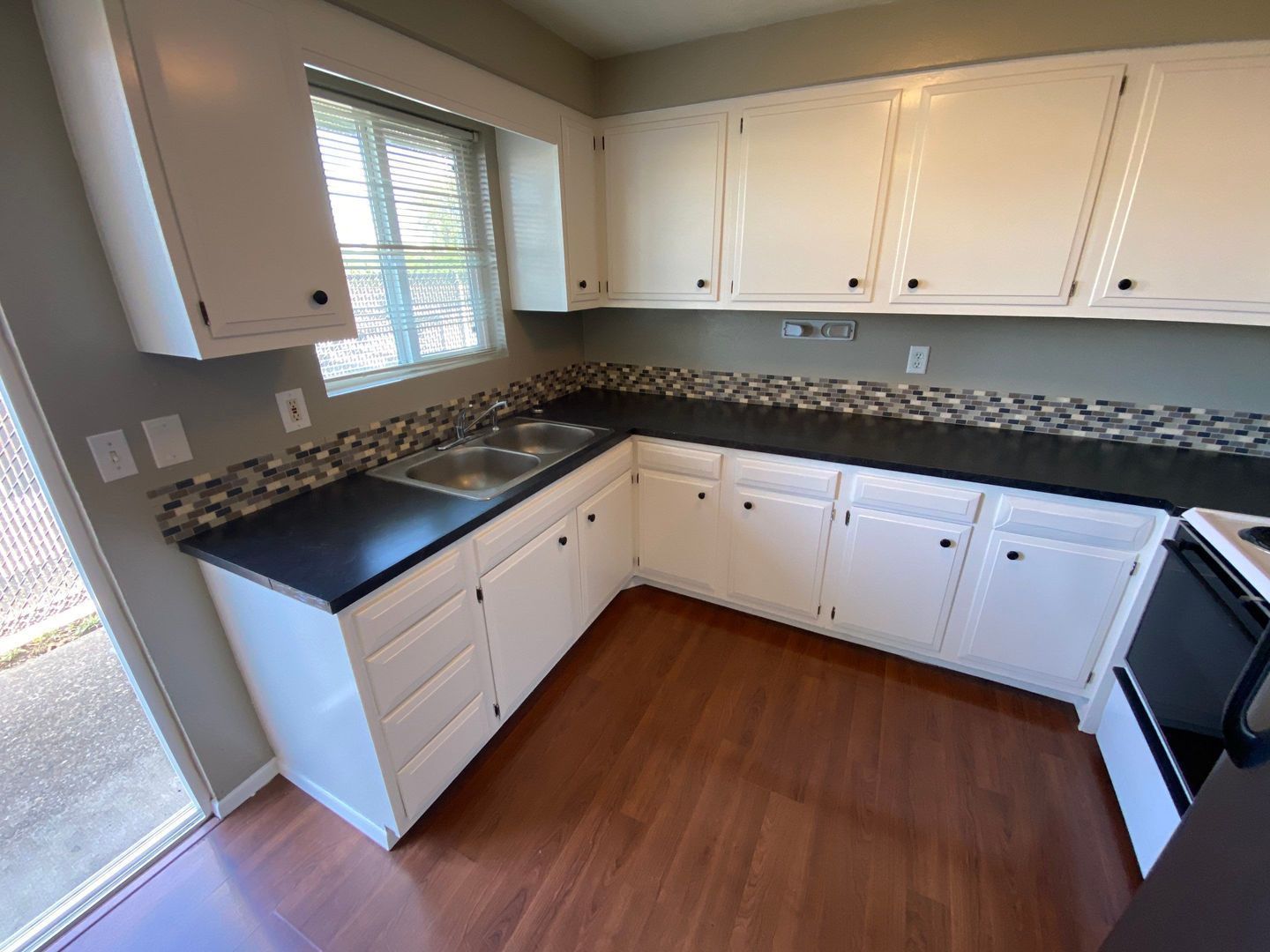 SE Dallas 2 Bed, 1 Bath, Apartment, Water/Sewer/Garbage Paid, COMING SOON! property image