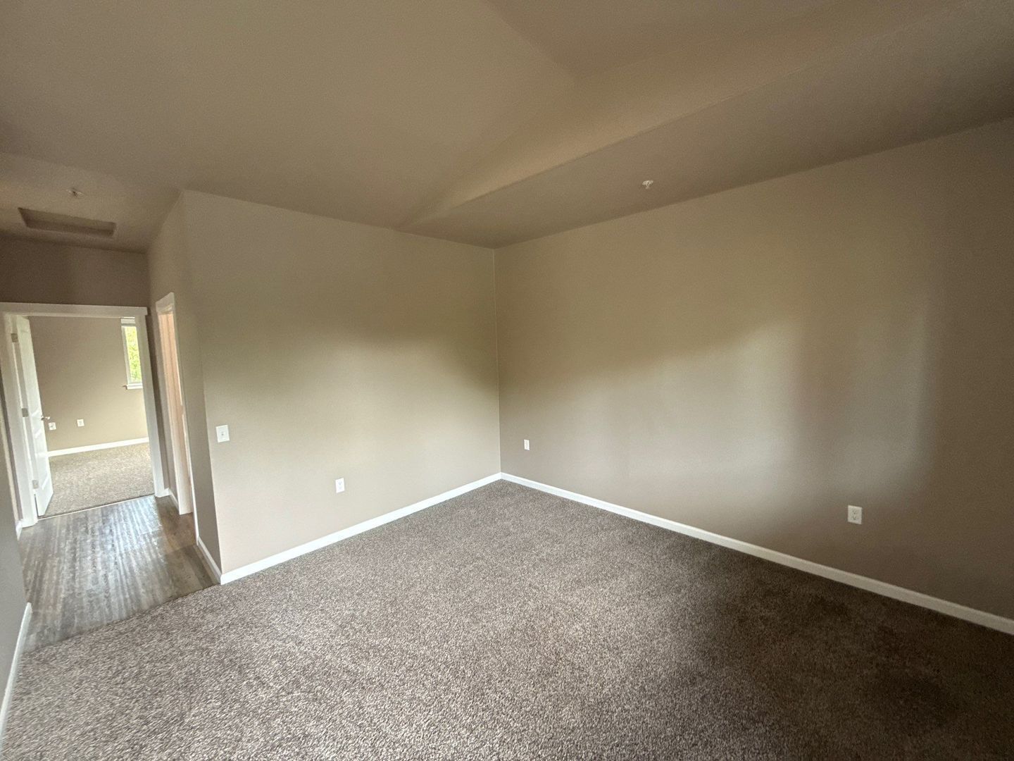 $99 Move-In & $1,190 Special | 3rd Floor 1BR/1BA NE Salem | AC | AVAILABLE NOW property image