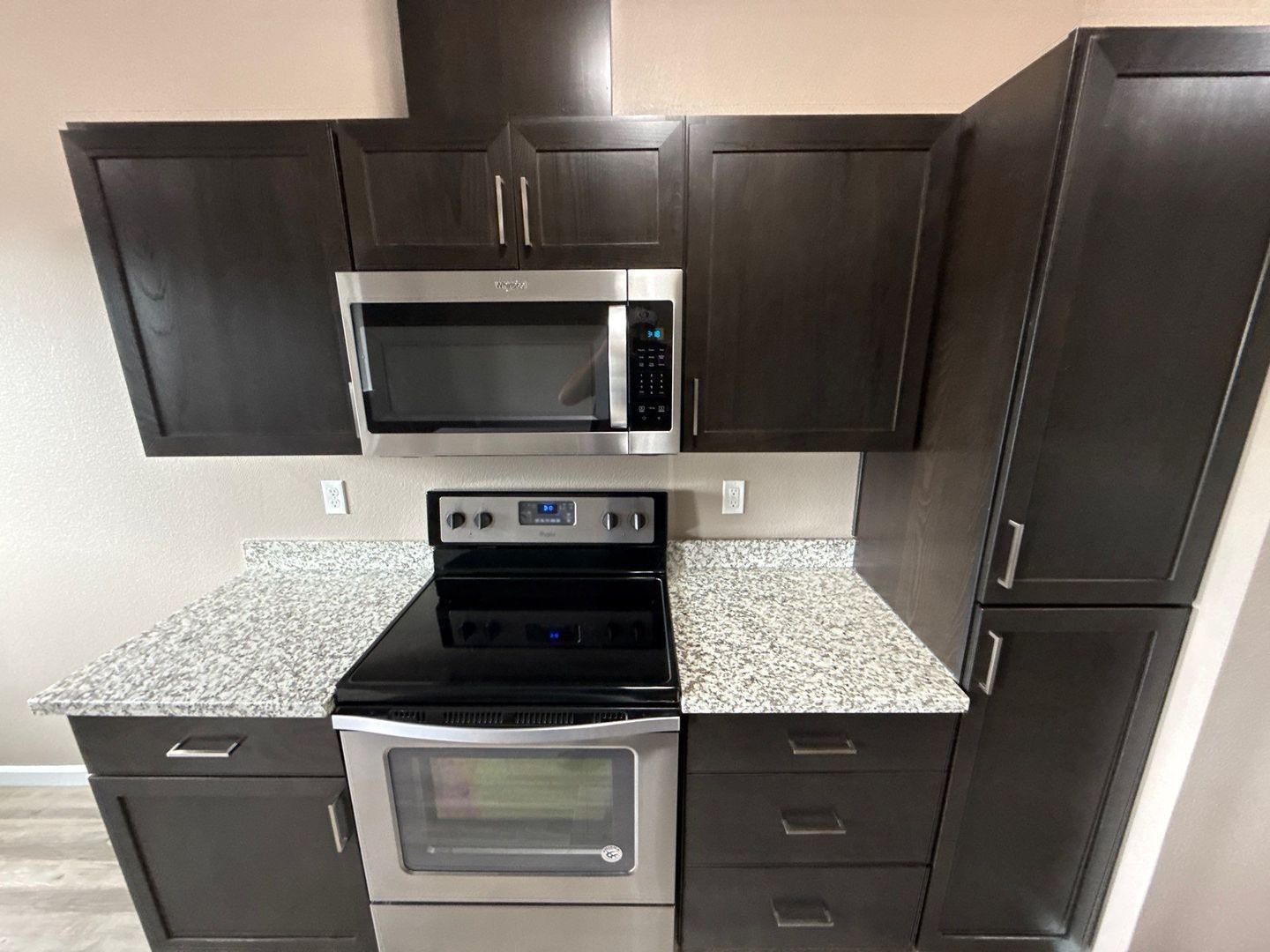 $99 Move-In & $1,190 Special | 3rd Floor 1BR/1BA NE Salem | AC | AVAILABLE NOW property image