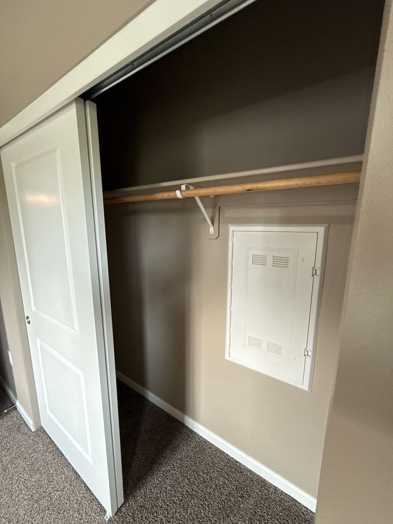 $99 Move-In & $1,190 Special | 3rd Floor 1BR/1BA NE Salem | AC | AVAILABLE NOW property image