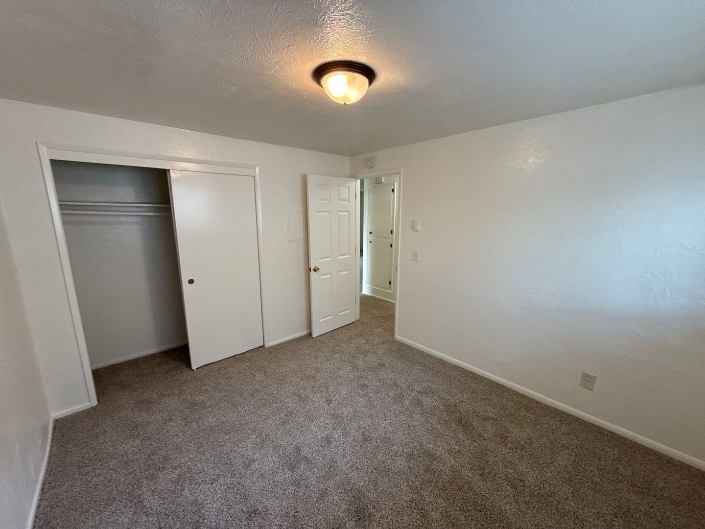 $1,095 First 3 Months, NE Salem, 2 Bed, 1 Bath, 1st Floor Apartment, AVAILABLE NOW! property image