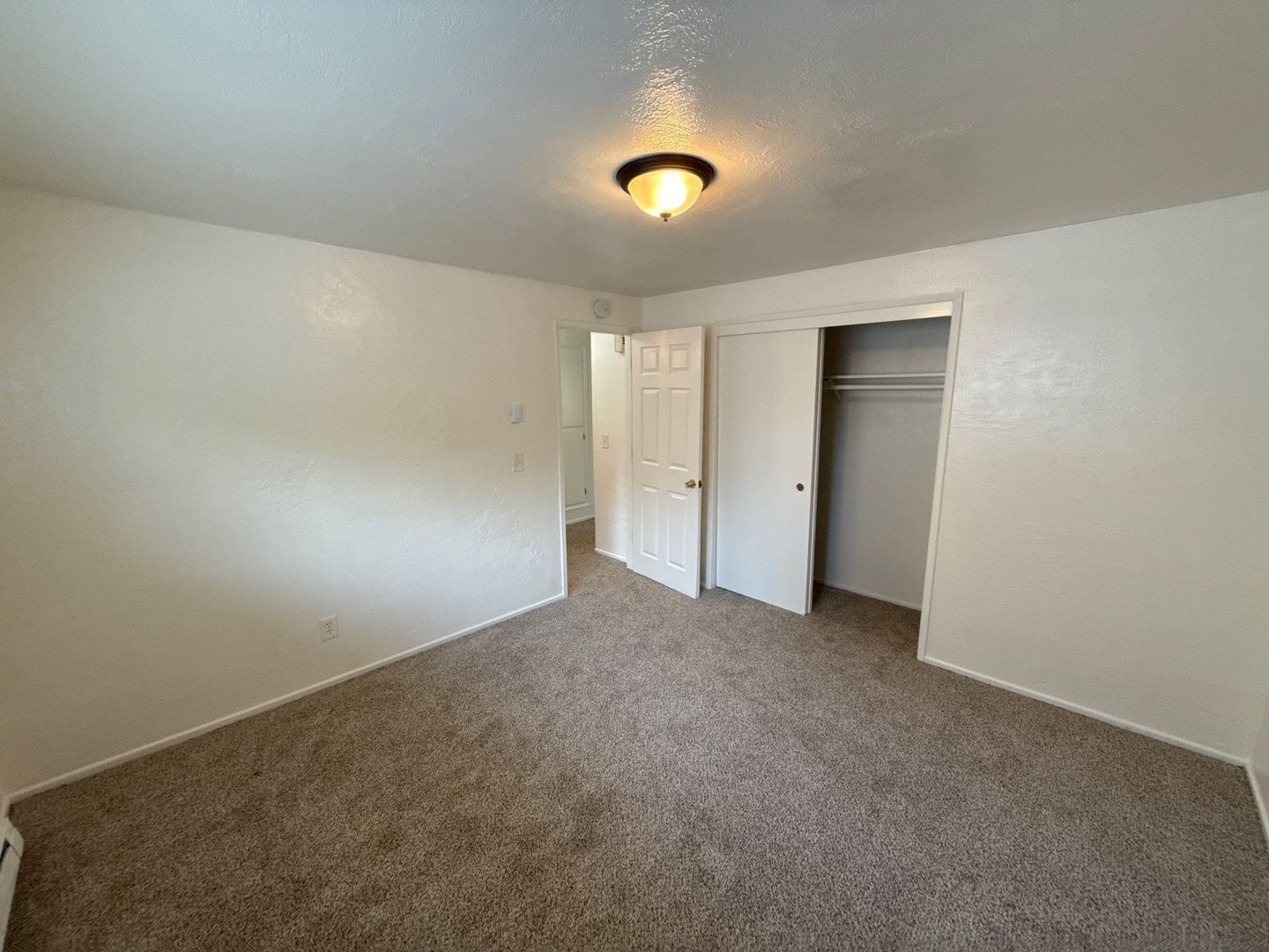 $1,095 First 3 Months, NE Salem, 2 Bed, 1 Bath, 1st Floor Apartment, AVAILABLE NOW! property image
