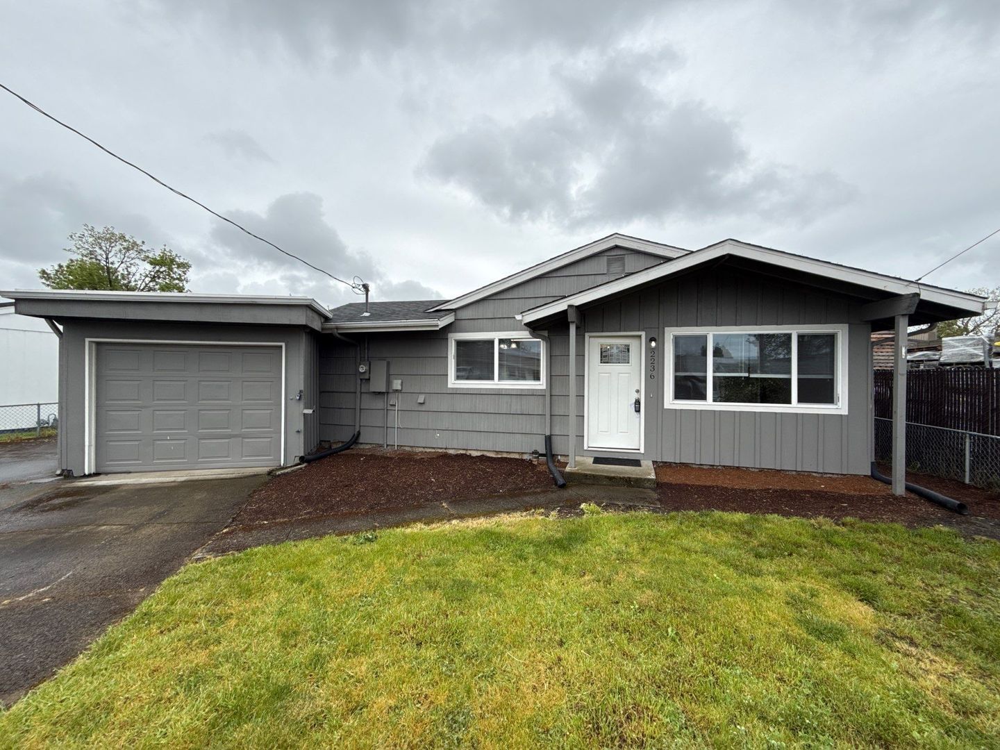 Salem 3 Bed, 1 Bath, Single Family Home | AVAILABLE NOW! property image