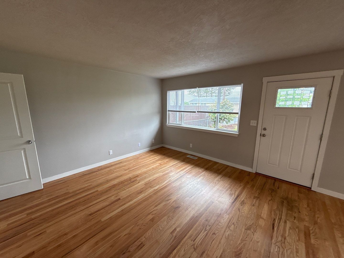 Salem 3 Bed, 1 Bath, Single Family Home | AVAILABLE NOW! property image