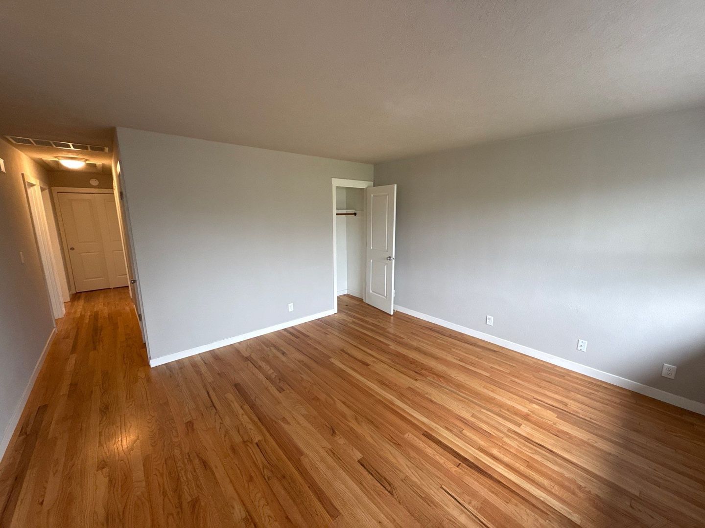 Salem 3 Bed, 1 Bath, Single Family Home | AVAILABLE NOW! property image