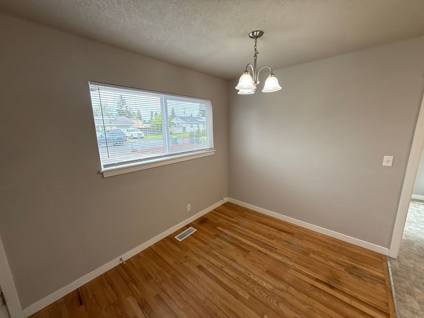 Salem 3 Bed, 1 Bath, Single Family Home | AVAILABLE NOW! property image