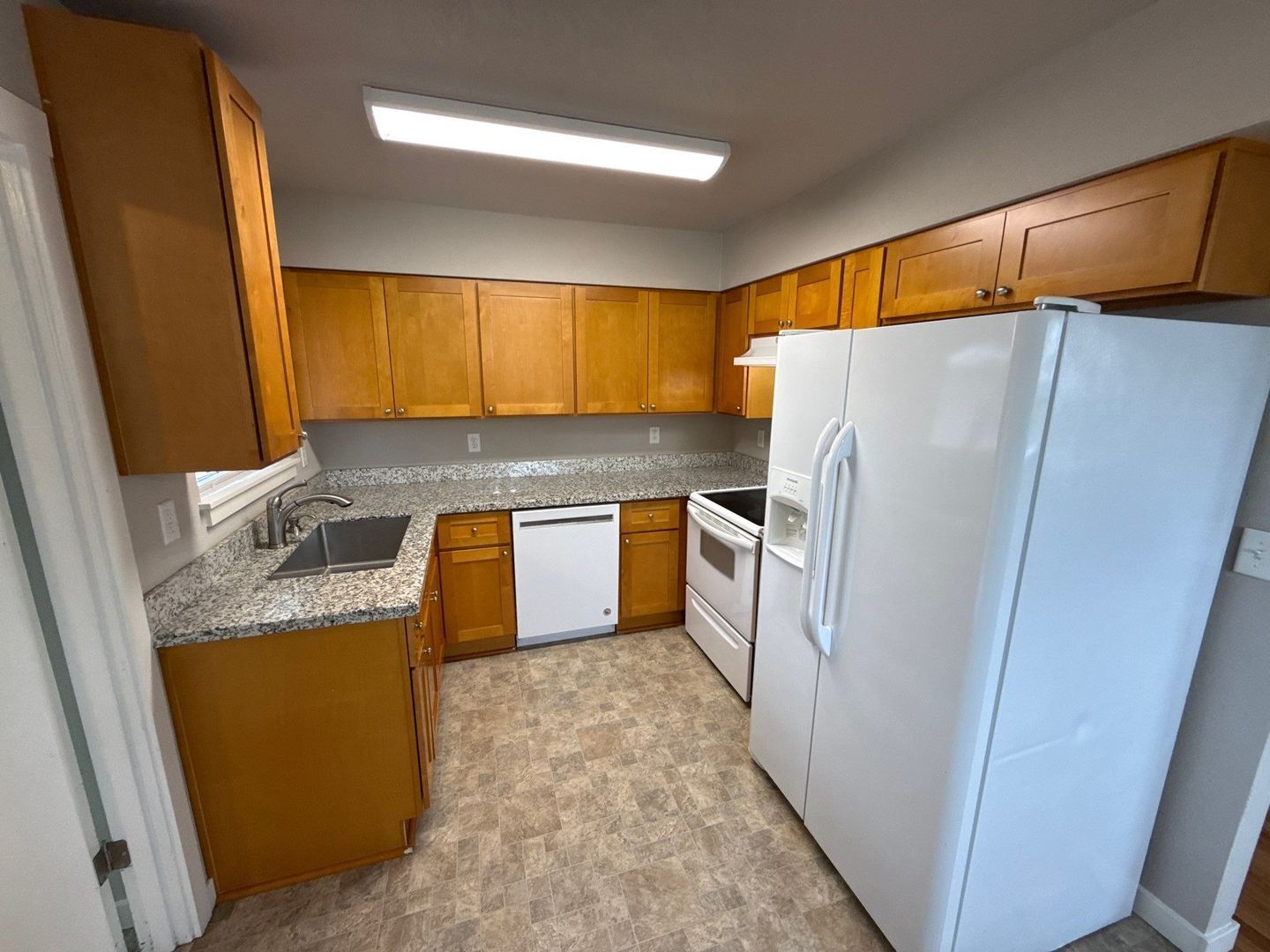 Salem 3 Bed, 1 Bath, Single Family Home | AVAILABLE NOW! property image