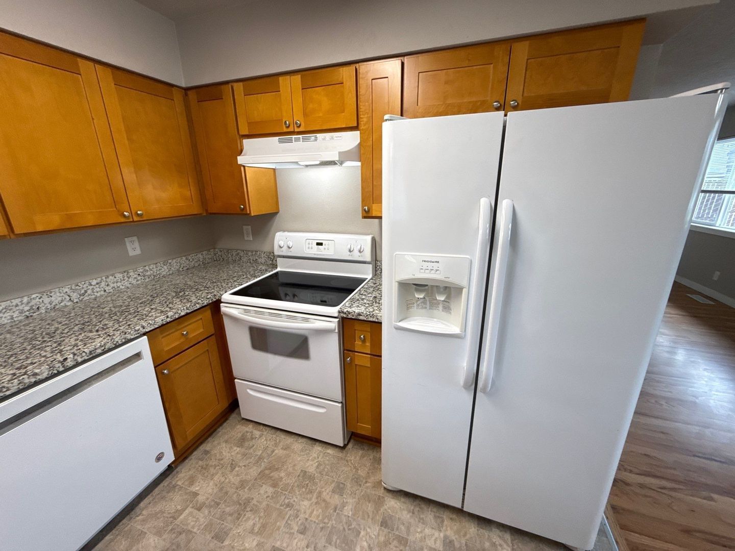 Salem 3 Bed, 1 Bath, Single Family Home | AVAILABLE NOW! property image