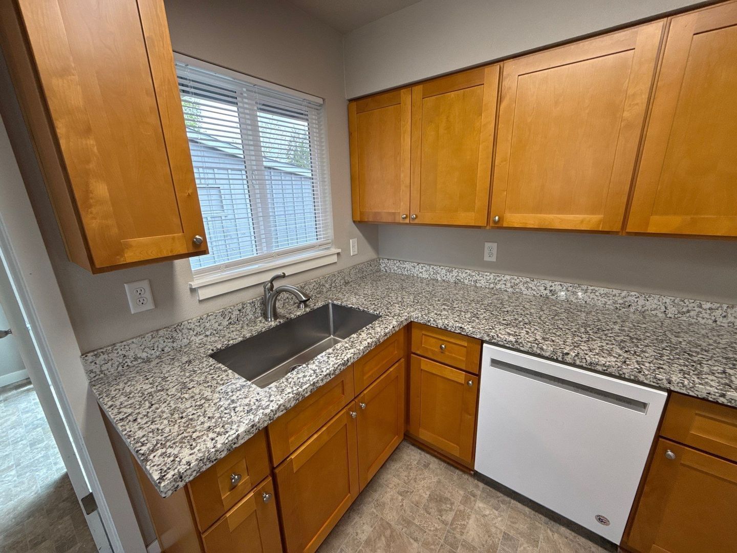 Salem 3 Bed, 1 Bath, Single Family Home | AVAILABLE NOW! property image