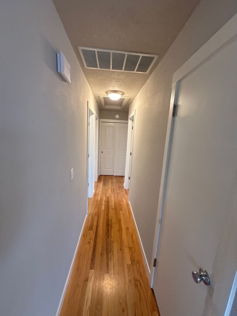 Salem 3 Bed, 1 Bath, Single Family Home | AVAILABLE NOW! property image