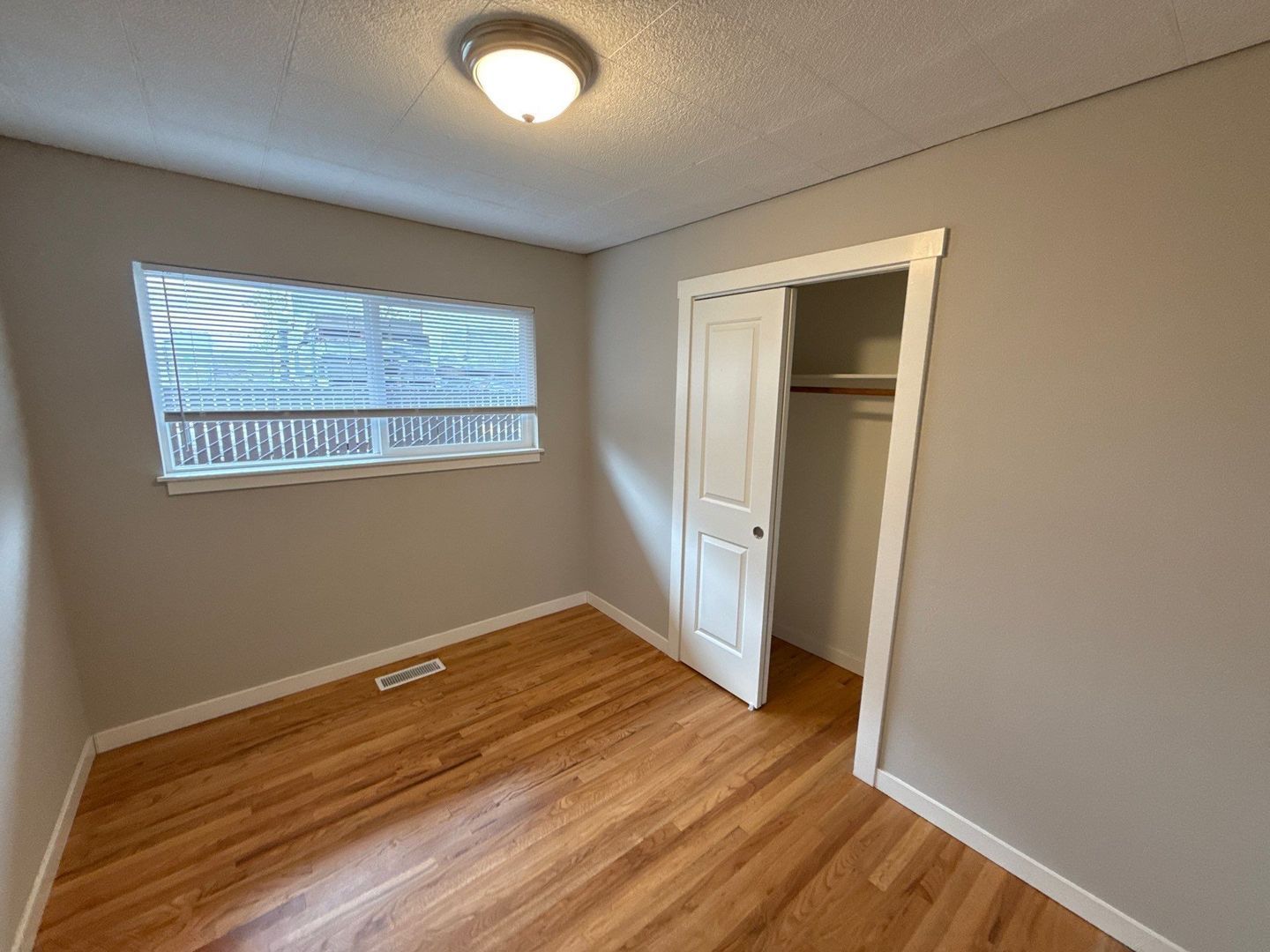 Salem 3 Bed, 1 Bath, Single Family Home | AVAILABLE NOW! property image