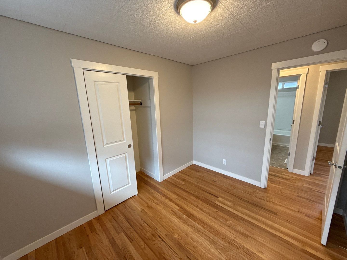 Salem 3 Bed, 1 Bath, Single Family Home | AVAILABLE NOW! property image