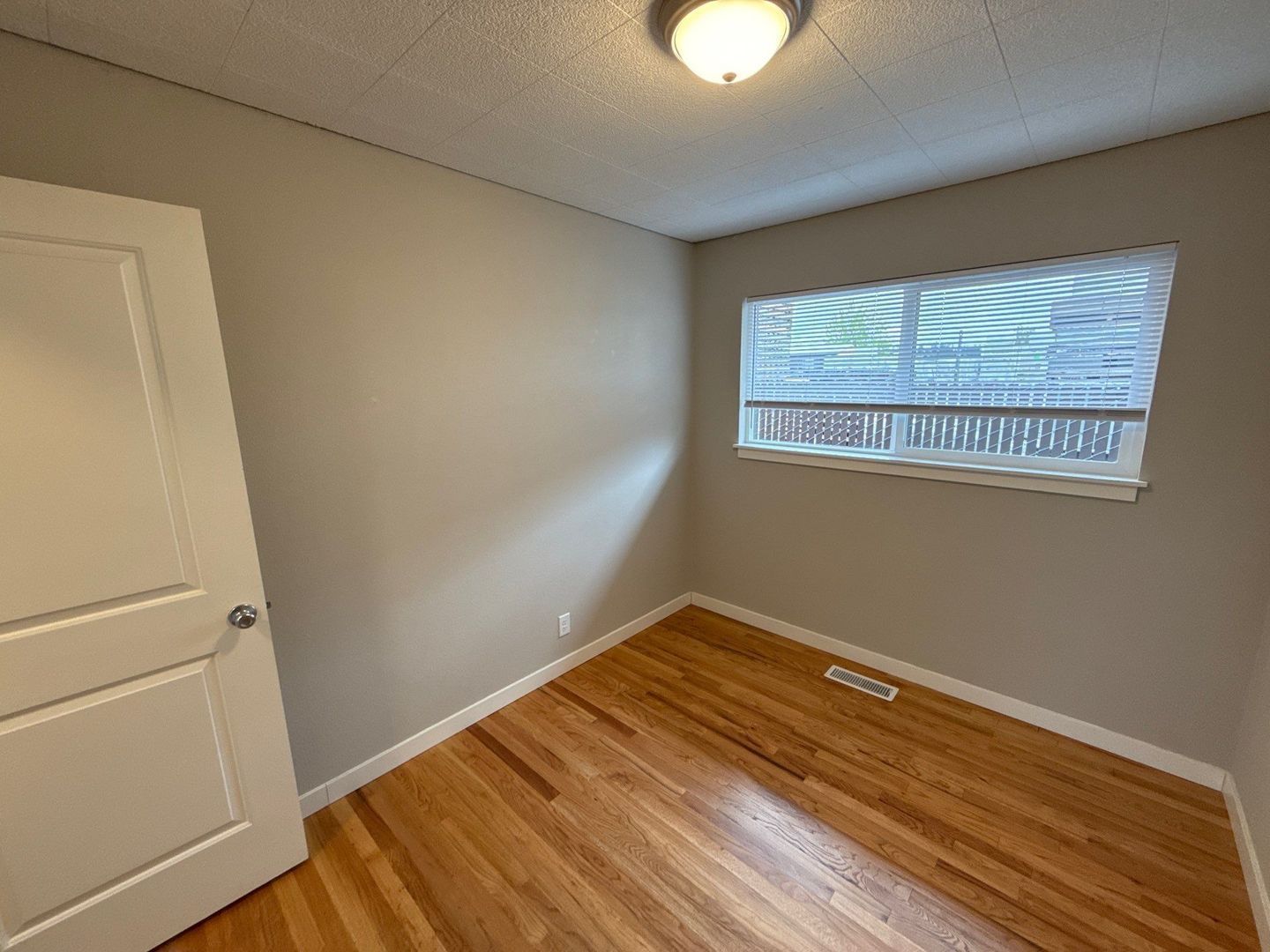 Salem 3 Bed, 1 Bath, Single Family Home | AVAILABLE NOW! property image