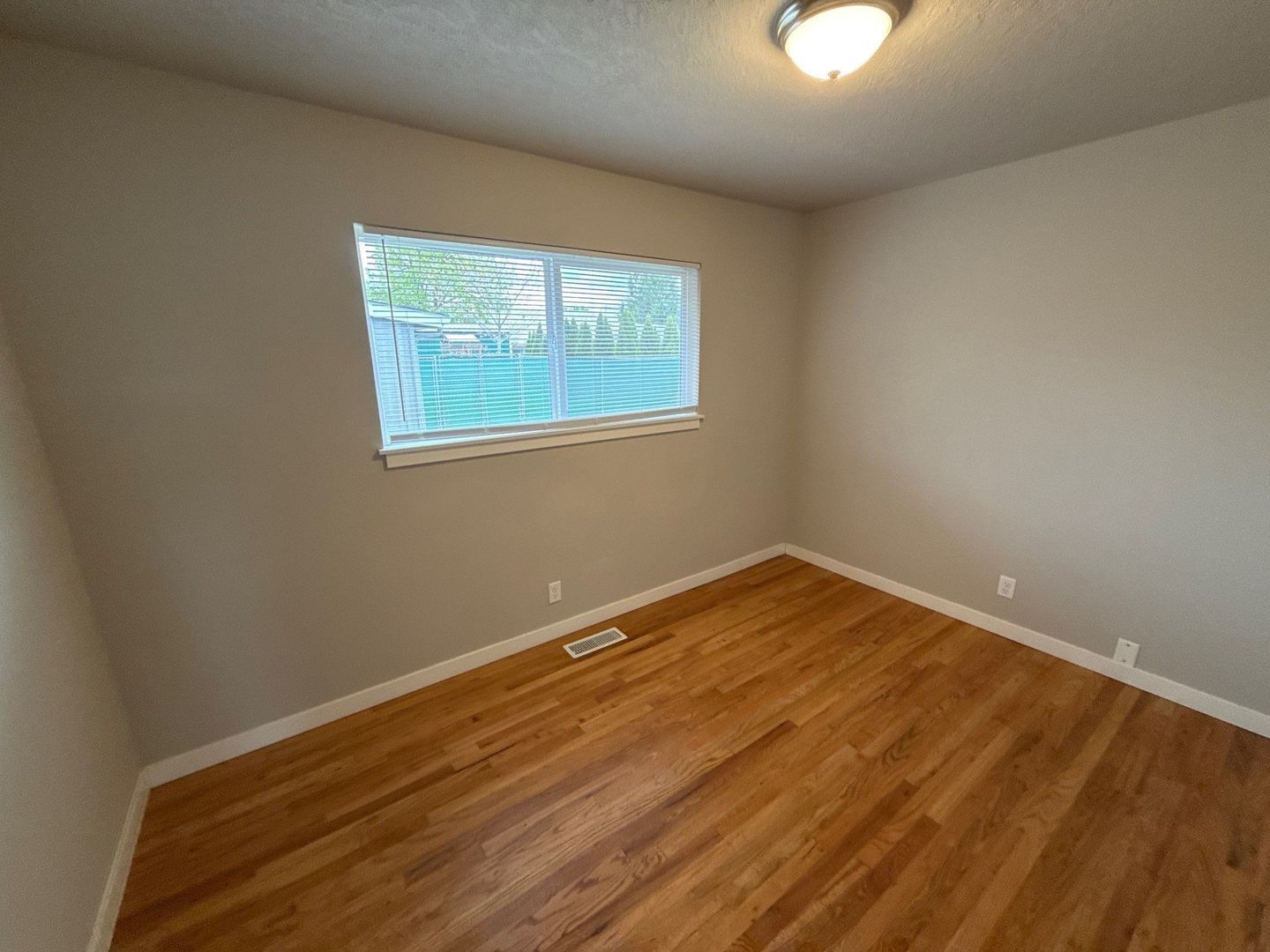 Salem 3 Bed, 1 Bath, Single Family Home | AVAILABLE NOW! property image