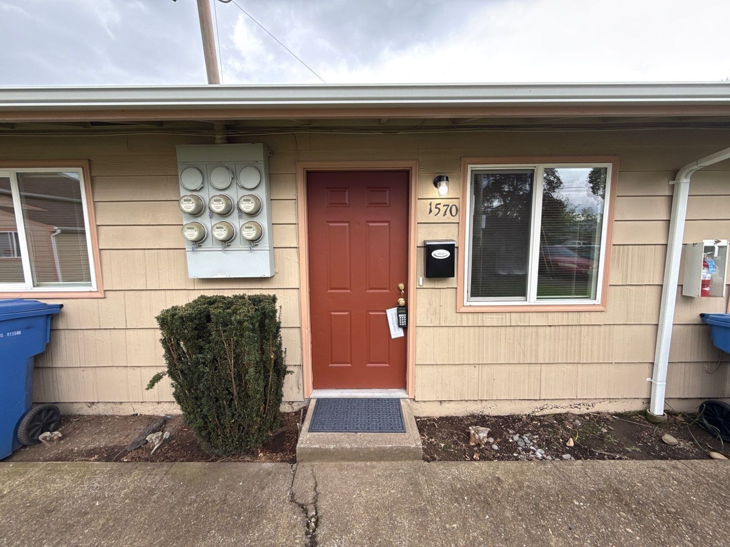SE Salem, 1 Bed, 1 Bath 1 Story Complex | AVAILABLE NOW! property image