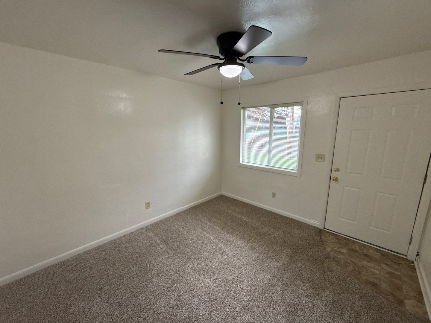 SE Salem, 1 Bed, 1 Bath 1 Story Complex | AVAILABLE NOW! property image