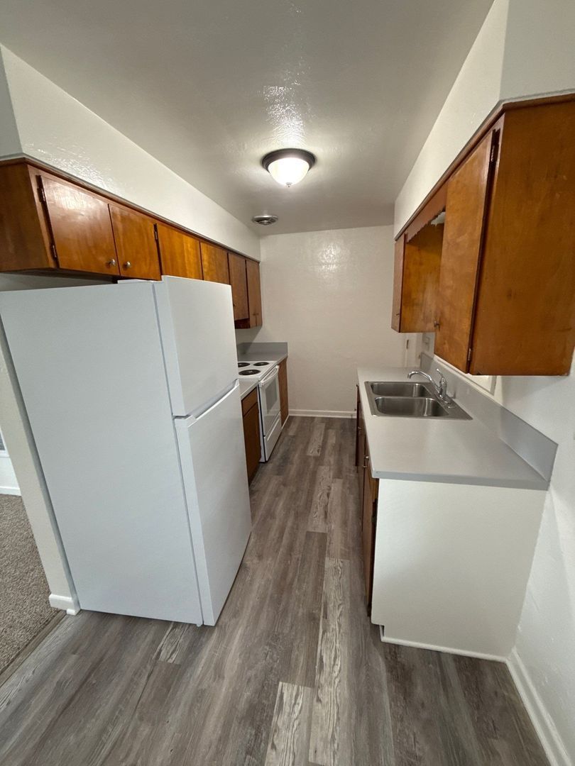 SE Salem, 1 Bed, 1 Bath 1 Story Complex | AVAILABLE NOW! property image