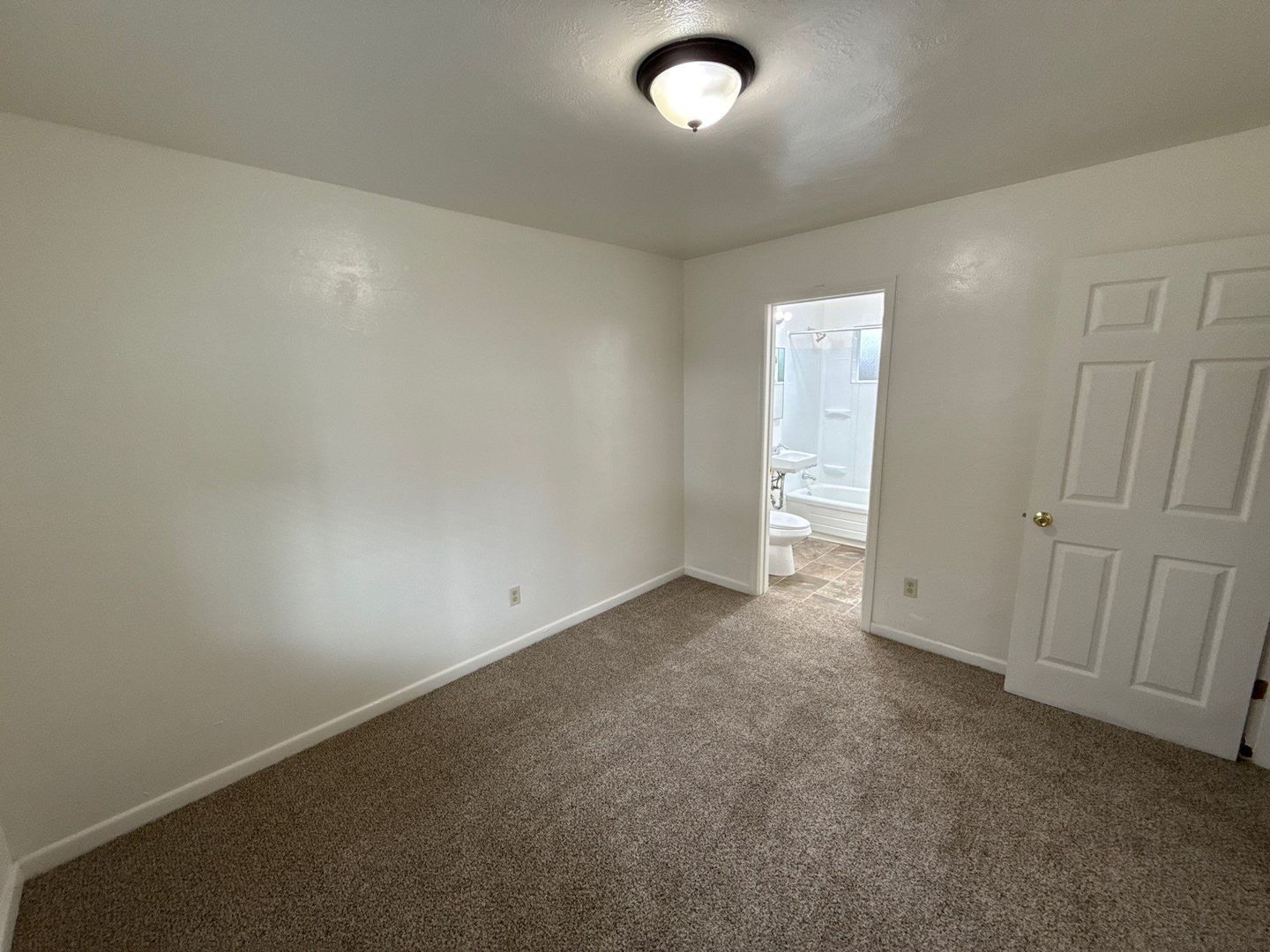 SE Salem, 1 Bed, 1 Bath 1 Story Complex | AVAILABLE NOW! property image