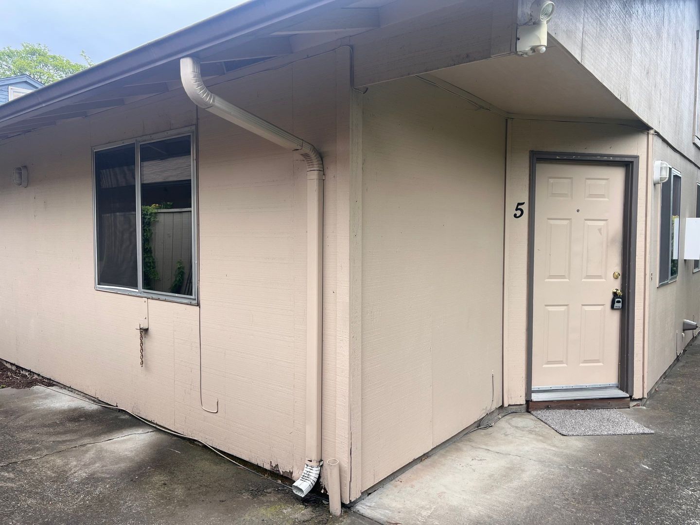 Eugene 1 Bed 1 Bath Apartment, W/S/G Included, AVAILABLE NOW! property image