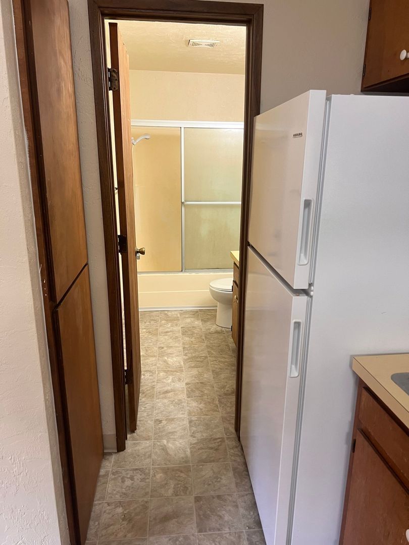 Eugene 1 Bed 1 Bath Apartment, W/S/G Included, AVAILABLE NOW! property image