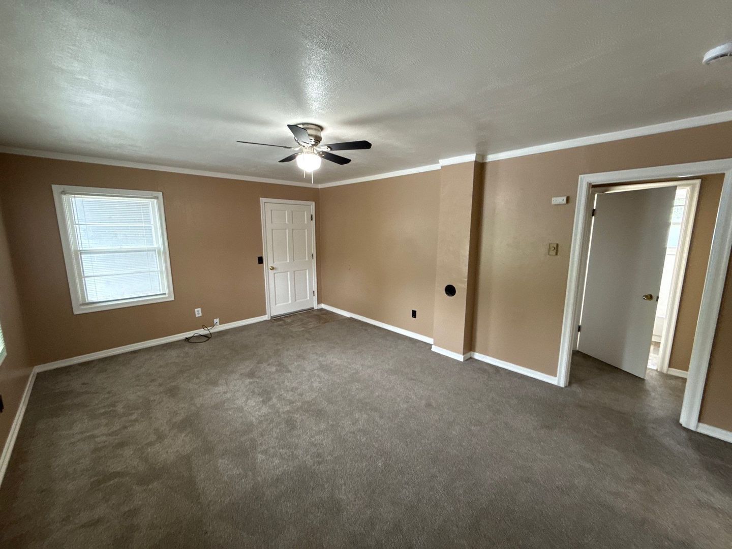 SE Salem 2 Bed 1 Bath Duplex, Washer & Dryer Hookups, AVAILABLE NOW! property image