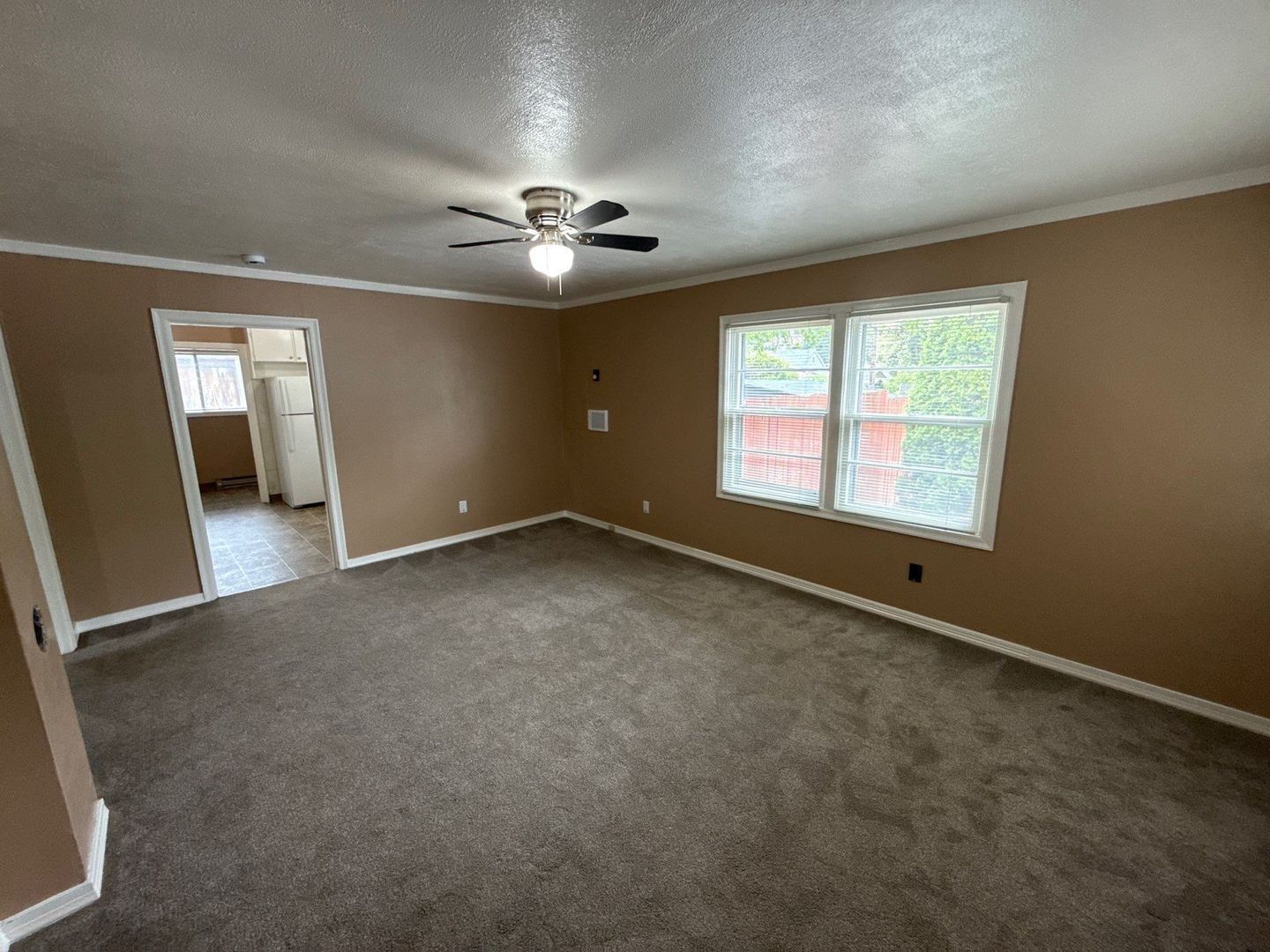 SE Salem 2 Bed 1 Bath Duplex, Washer & Dryer Hookups, AVAILABLE NOW! property image