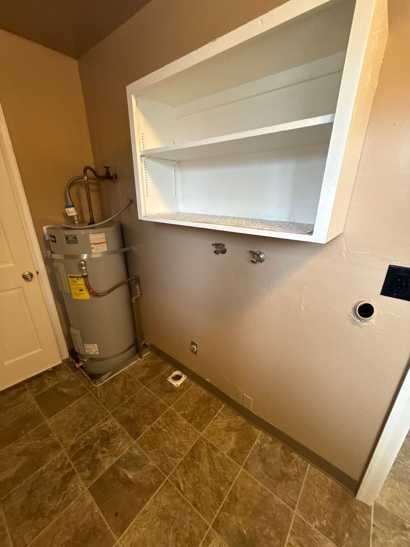 SE Salem 2 Bed 1 Bath Duplex, Washer & Dryer Hookups, AVAILABLE NOW! property image