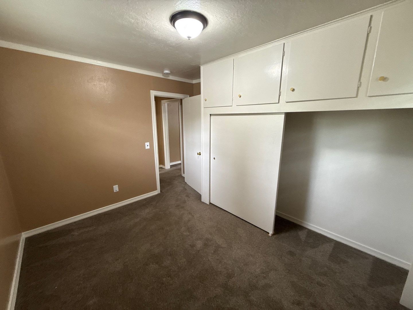 SE Salem 2 Bed 1 Bath Duplex, Washer & Dryer Hookups, AVAILABLE NOW! property image