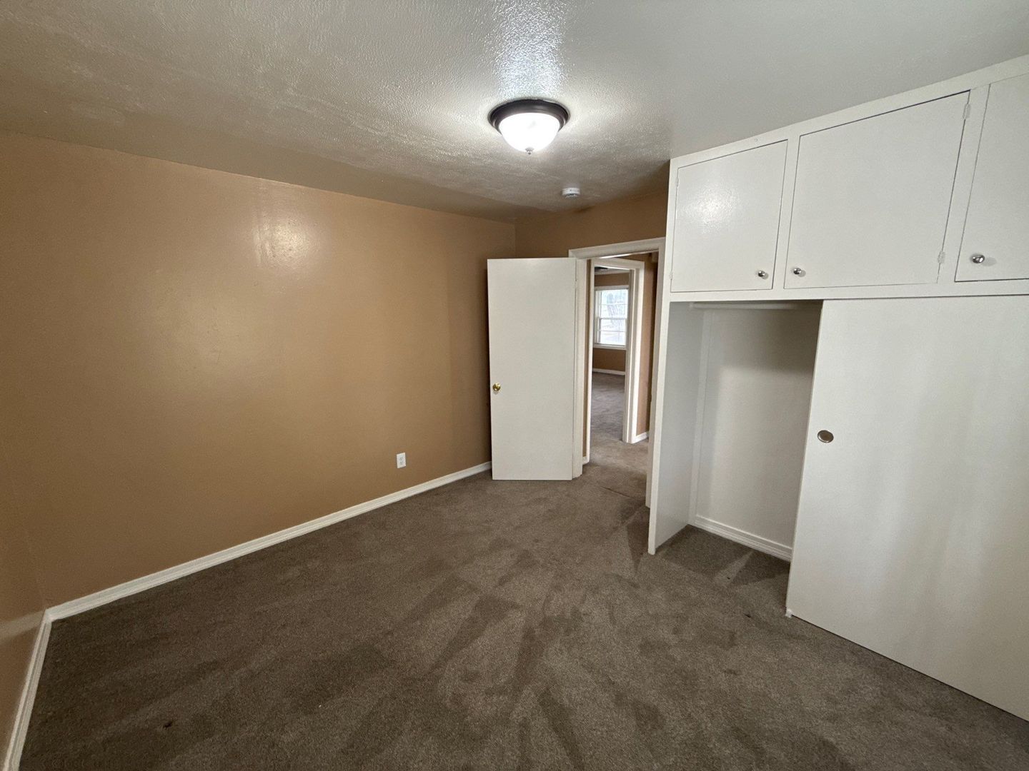 SE Salem 2 Bed 1 Bath Duplex, Washer & Dryer Hookups, AVAILABLE NOW! property image